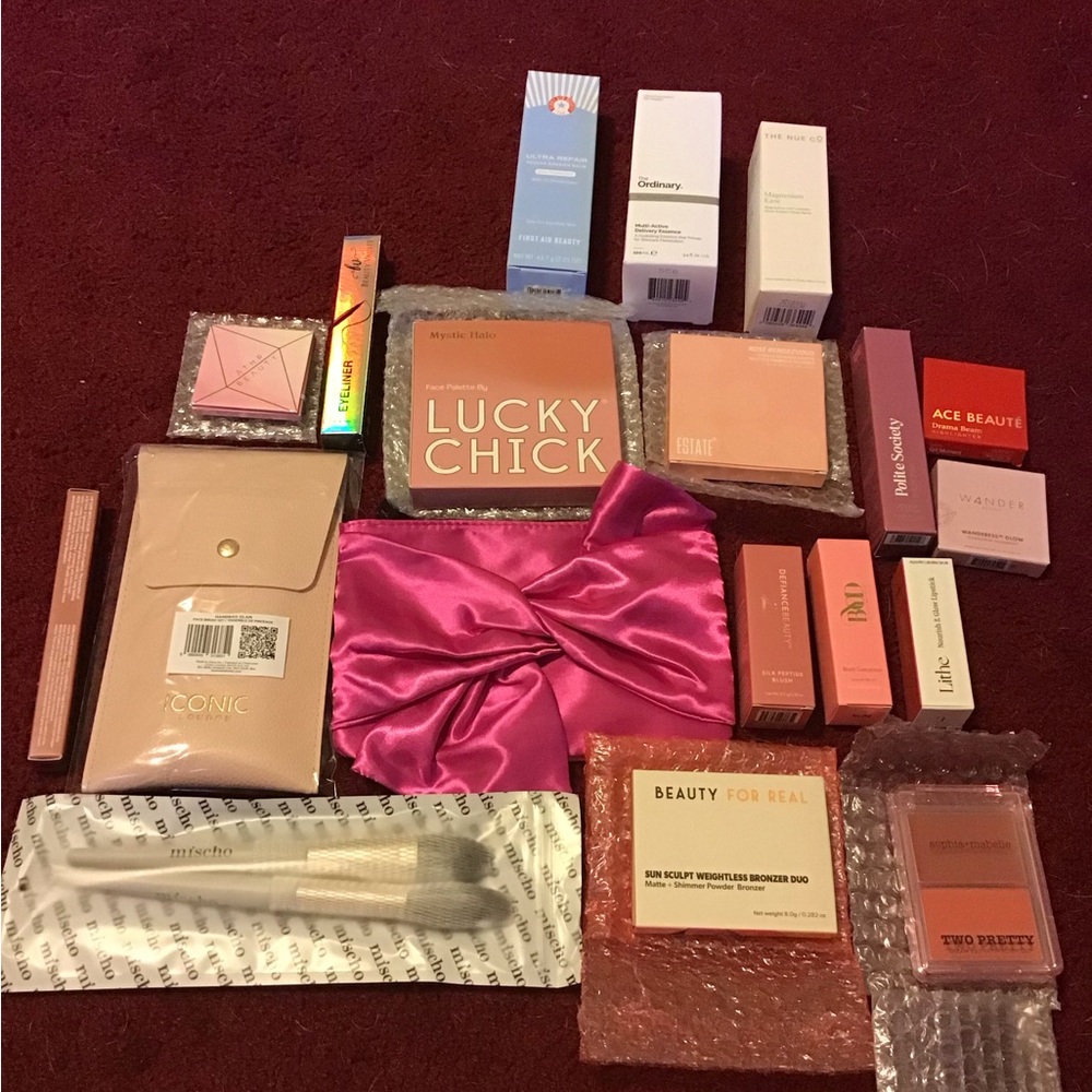 IPSY 19 pc MAKE UP LOT NEW FRESH FULL SZ SHADOW BLUSH BRUSHES SKIN CARE ETC